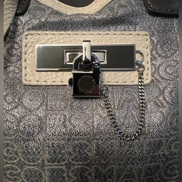 Marc by Marc Jacobs Silver Logo Shoulder Tote Bag - Picture 3 of 9